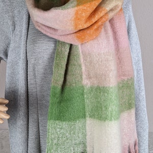 Long fluffy scarf&gt;Cuddly scarf&gt;Viscose wool&gt;Ladies woven scarf check&gt;Cuddly warm&gt;Wool scarf&gt;Fringe scarf&gt;Gift for women