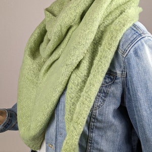Fleece women's XL triangular scarf, fleece scarf, wool, viscose, warm winter scarf, cuddly scarf, woven scarf, birthday gift image 4