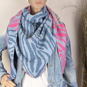 Triangular scarf with wool gradient, animal pattern women&#39;s scarf, cuddly soft women&#39;s wool scarf, scarf with wool content, gift for her