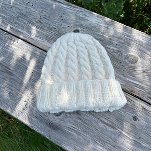 Bonnet en laine d&#39;alpaga tricoté à la main : chapeau d&#39;hiver doux blanc crème
