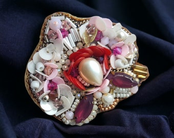 Embroidered bouquet brooch