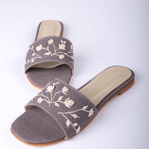 Handmade Women&#39;s Slippers, Embroidered Flats, Elegant Leather Mules, Luxury Slip-On Shoes, Unique Gift for Her, Chic Footwear