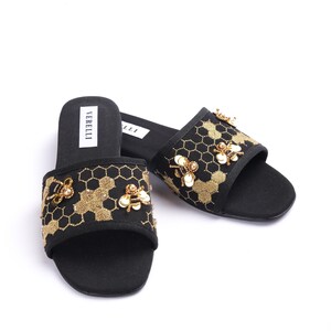 Bee-utiful Embroidered Bridal Slippers, Comfy Floral Slides, Handmade Artisan Slippers, Elegant Boho Shoes, Unique Gift Idea for Her !