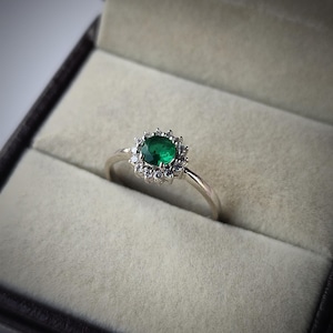 Emerald ring/ 925 sterling silver ring/ Round cut emerald ring/ may birthstone ring/ birthday gift for her/ proposal ring/ promise ring