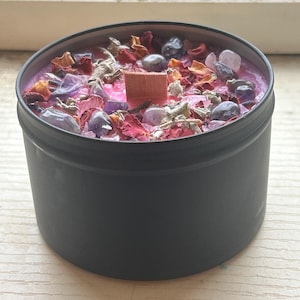 Soy Wax Candle, Love Spell Fragrance with Amethyst & Rose Quartz, Sage Infused, Perfect Gift for Romance