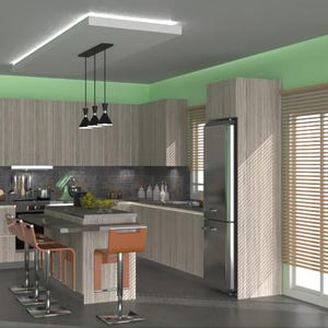 K&ouml;nnte beinhalten: Eine moderne K&uuml;che mit hellen Holzschr&auml;nken, einem K&uuml;hlschrank aus Edelstahl und einer K&uuml;cheninsel mit Barhockern. Die W&auml;nde sind in einem hellen Gr&uuml;nton gestrichen.