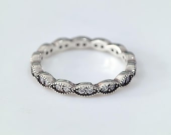 Pandora Oval Leaves Band Ring
