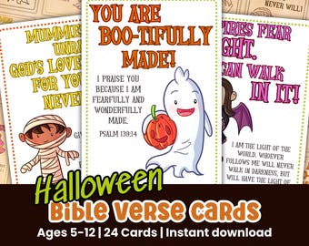 Könnte beinhalten: Eine Sammlung von Halloween-Bibelverskarten. Die Karten zeigen Cartoon-Illustrationen einer Mumie, eines Geistes mit einem Kürbis und einer Fledermaus. Der Text auf den Karten enthält Sätze wie „Du bist wunderschön gemacht!“ und „Mumien entwirren“.