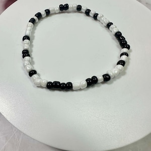 Black & White Shimmer Seed Bead Bracelet