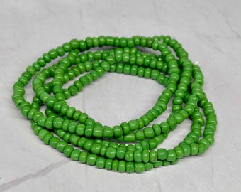 Single Strand Medium Green Seed Bead Stretch Bracelet