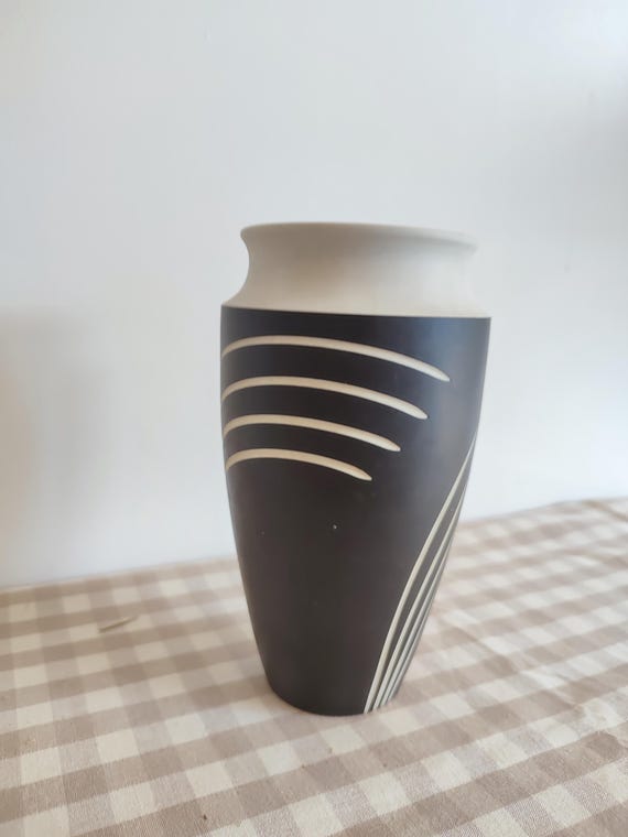 A Wedgwood, England Jasperware Black & White Vase With Swirl 