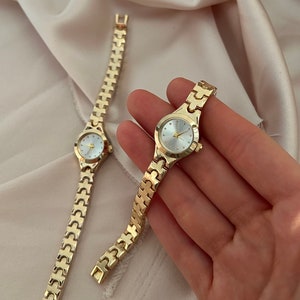 Reloj de pulsera vintage para mujer, reloj de pulsera dorado para mujer, reloj minimalista para mujer, reloj de mujer con esfera redonda, reloj retro para uso diario, regalo imagen 2