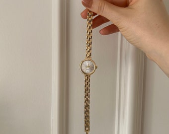 Reloj de pulsera de mujer de oro, relojes vintage de oro, reloj minimalista de esfera redonda, reloj delicado, reloj para uso diario, regalo para ella