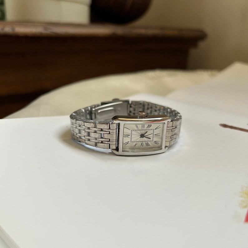 Goldene Vintage-Uhr für Damen, silberne zierliche Uhr, Panzeruhr der Luxusmarke, verstellbare Armbandgröße, beste Qualitätsuhr als Geschenk Bild 5