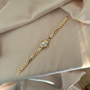 Reloj de pulsera vintage para mujer, reloj de pulsera dorado para mujer, reloj minimalista para mujer, reloj de mujer con esfera redonda, reloj retro para uso diario, regalo imagen 4