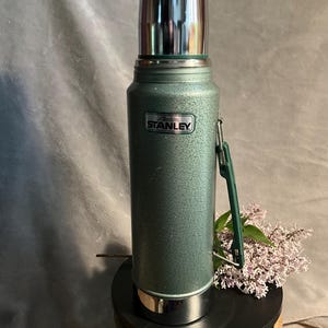 Vintage &#39;Aladdin STANLEY Heavy Duty Classic Green & Chrome w/ Handle Thermos - 1 Quart Hot/Cold