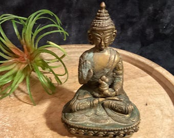 Vintage 4 ”große Messing Buddha Statue; Tibetischer sitzender Buddha