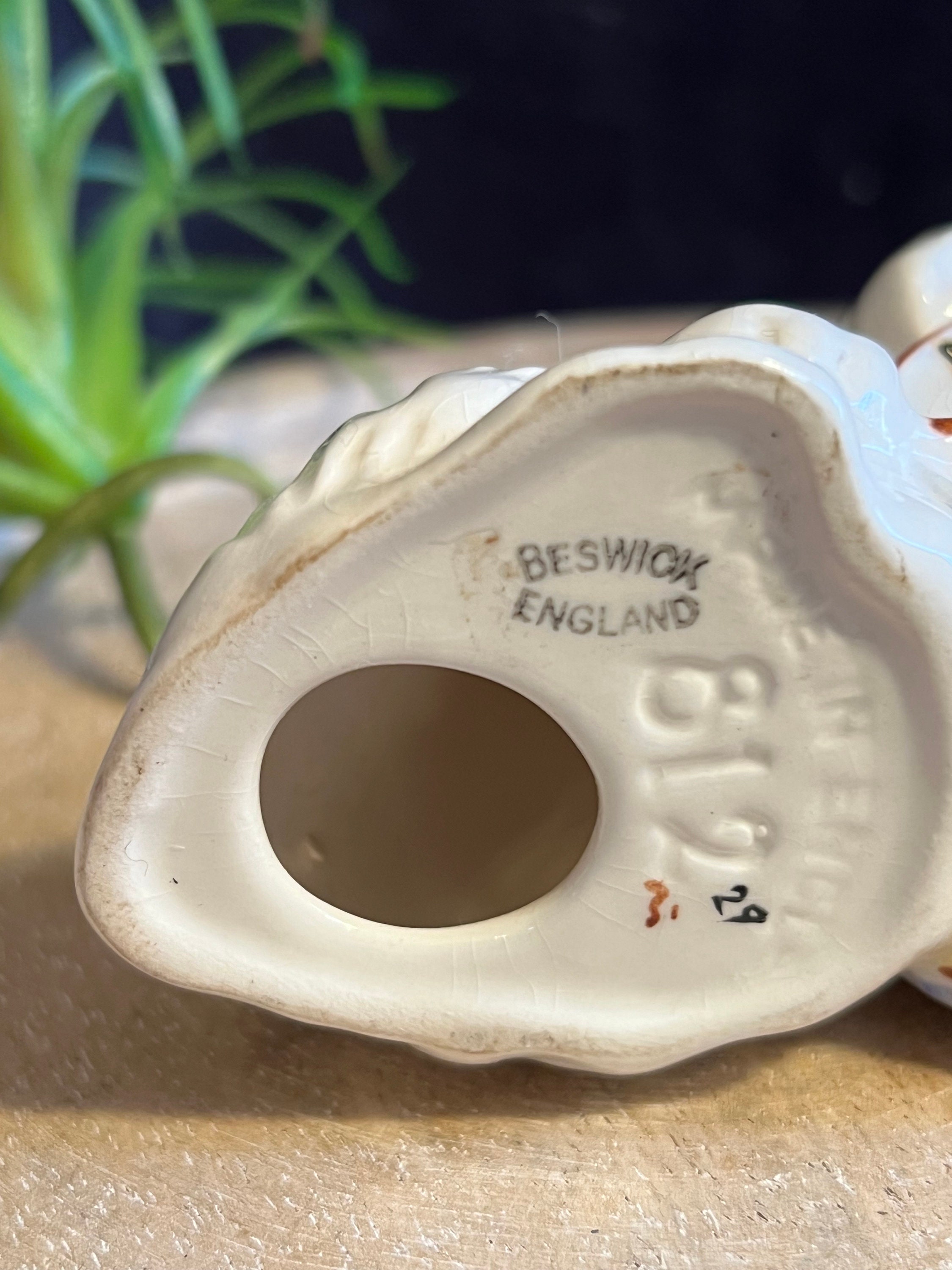 BESWICK ENGLAND　きたりすナトキン　 陶器オブジェ BESWICK ENGLAND きたりすナトキン 陶器オブジェ Beswick Squirrel