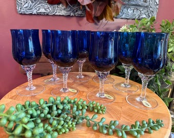 Juego de 8 copas de vino Celebrity de color azul cobalto.