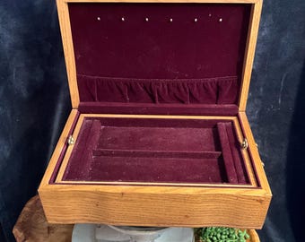 Vintage Eureka Reed & Barton Wood Jewelry Box Vibtage Jewelry