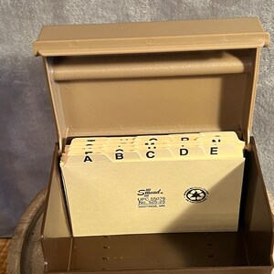 Vintage Rubbermaid Recipe Box With ABC Dividers; Dark Brown and Cream ...