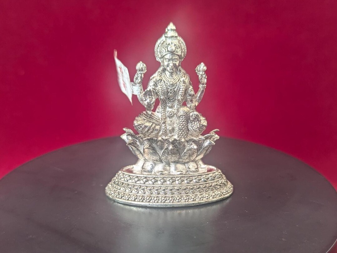 Goddess Lakshmi Devi Lakshmi Idol In Silver Grt Murugan Statue Grt