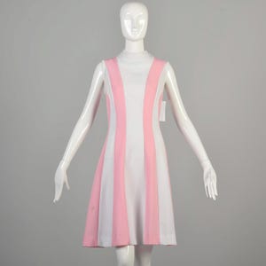 XL 1970s Pink White Stripe Dress Polyester Knit Sleeveless High Neck Knee Length Fit & Flare Casual Summer Day Dress