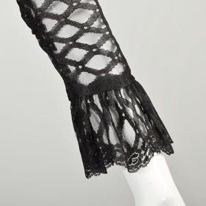 Mini abito nero anni '70, manica lunga, volant, colletto, bottoni in strass, abito da cocktail LBD immagine 8