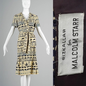 Traje de falda Malcolm Starr, traje de diseñador de los años 70, traje informal de dos piezas con falda, traje de manga corta, túnica de tela de corteza con estampado étnico cruzado de verano, talla grande