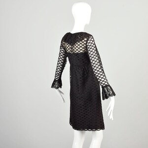 Mini abito nero anni '70, manica lunga, volant, colletto, bottoni in strass, abito da cocktail LBD immagine 4