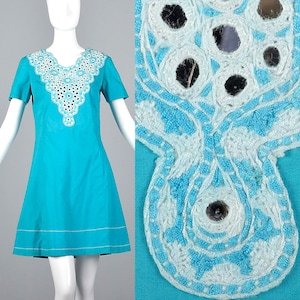 Small Turquoise Shift Dress Mirror Trim Embroidered Short Sleeve Vintage 1970s Back Zip