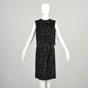 Conjunto pequeño de lentejuelas negras de los años 60, top sin mangas, falda lápiz hasta la rodilla, elegante conjunto formal de cóctel.