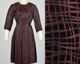 Small 1950s Black Pink Textured Cocktail Dress Elbow Sleeve Pleated Skirt