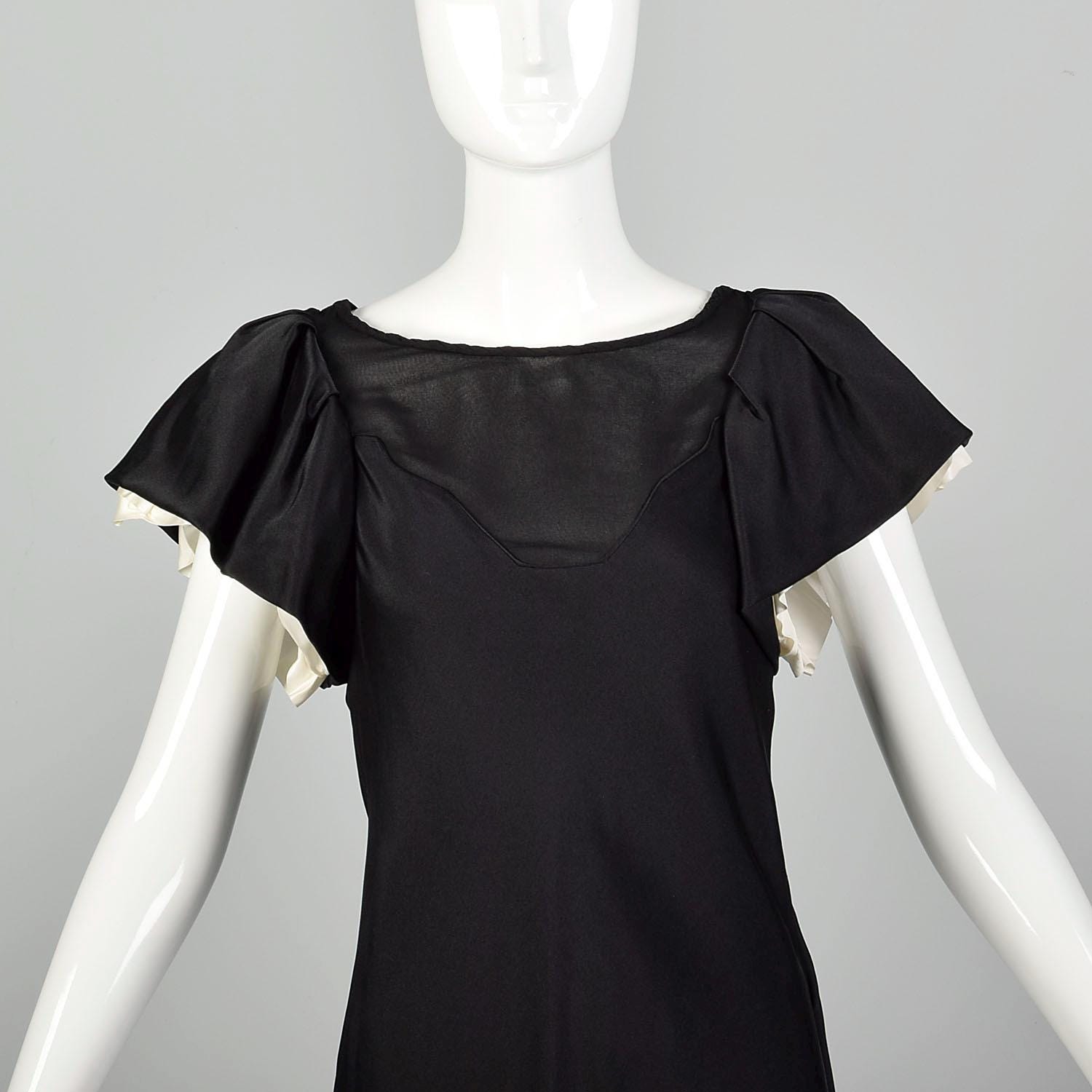 Small Vintage 2000s Dress LBD Little Black Bubble Hem Dress