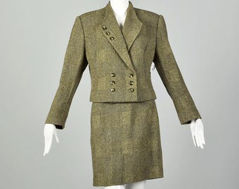 Medium 1980s Vintage Suit Pea Green Tweed Two Piece Mini Skirt Buttoned Cropped Jacket Set Smart Sexy Fun Business Woman Unique Fall Autumn