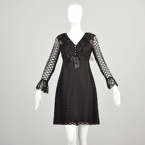 Mini abito nero anni '70, manica lunga, volant, colletto, bottoni in strass, abito da cocktail LBD immagine 1
