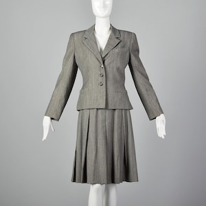 Medium Bill Blass 1980s Gray Skirt Suit Medium Weight Wool Pleated