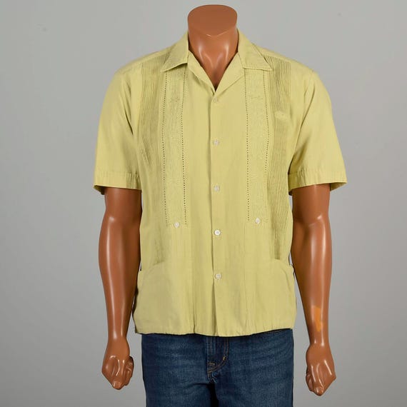 Medium 1960s Mens Guayabera Shirt Short Sleeve Casual Summer