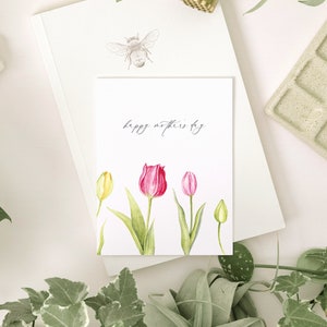 Moederdag Tulpen | Handgetekende kaart | Kunstenaar ontworpen + geïllustreerd | Mix & Match-korting