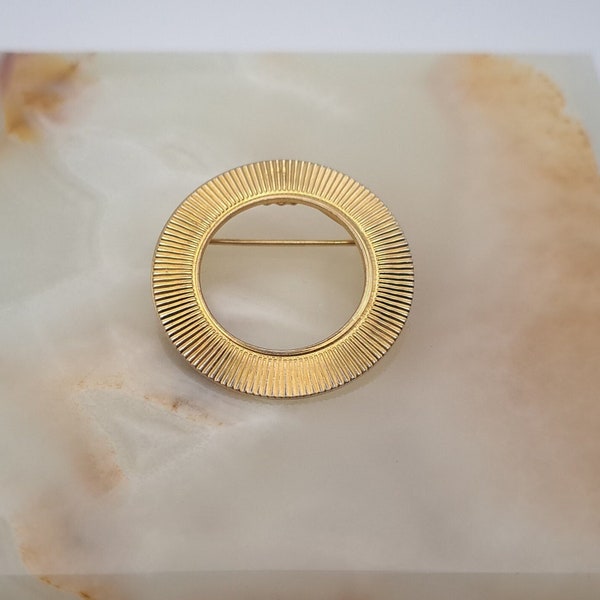 Vintage Ribbed Circle Round Minimalist Brooch Pin