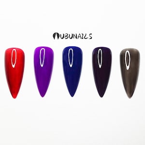 Handmade press-on nails in neon red, navy, purple, and chrome, featuring a mix of short and long shapes. Styles include minimalist city-girl daily wear, clean glossy finishes, and bold birthday party looks. Custom Freestyle grey nails, vibrant neon pure colors, and personalized faux acrylics. Each set is uniquely designed by wubunails for chic OOTD vibes. Perfect for gifting, events, or effortless beauty on the go. Includes glue-on options for every taste, from simple to dramatic.