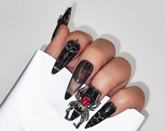 Gothic Press on Nails – Araignée 3D pour Halloween, Faux Ongles Sombres de Sorcière Faits Main Artigianale en Noir Transparent x Festival