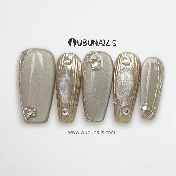 Handmade Press on Nails Beige Gray Gold Y2K Style, Holographic 3D Buccellati Fake Nail for Wedding, Luxury Bridal  Buccellati Accessory