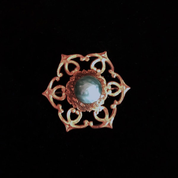 Stunning Vintage Marbled Lucite Brooch