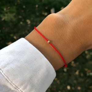 14k massief gouden rode snaararmband, Kabbalah-armband, beschermingskoord, 14k gouden minimalistische sieraden, perfect cadeau voor haar