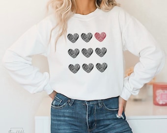 Sudadera con corazón para San Valentín / Camiseta con corazón / Ropa para San Valentín / Suéter de amor / Regalos para ella / Suéter moderno con corazón para San Valentín