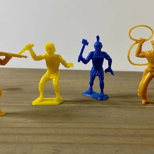 Vintage Lot Plastic Miniature Figures