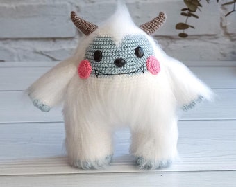 Big Foot Yeti Amigurumi Monster Toy, Knitted Feather Yarn