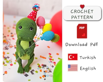 Pode incluir: Um dinossauro verde de crochê com um chapéu de festa e balões de crochê coloridos. A imagem inclui o texto "CROCHET PATTERN" e "Download Pdf". O padrão está disponível em turco e inglês.