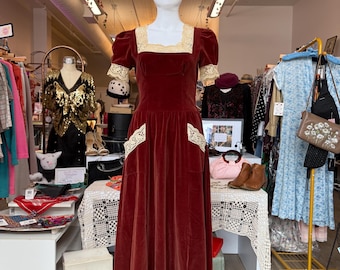 Antique Fashion Originator's Guild Collector's Dress